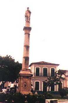 Praça Benedito Leite