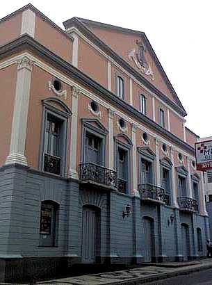 Fachada do Teatro Arthur Azevedo