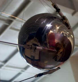 O Sputnik foi lançado em órbita em outubro de 1957