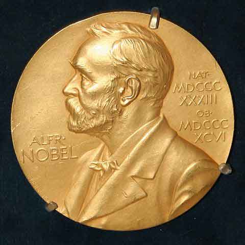 Carl Wieman, Wolfgang Ketterle e Eric Cornell receberam o Prêmio Nobel de Física em 2001 por seu trabalho no condensado de Bose Einstein